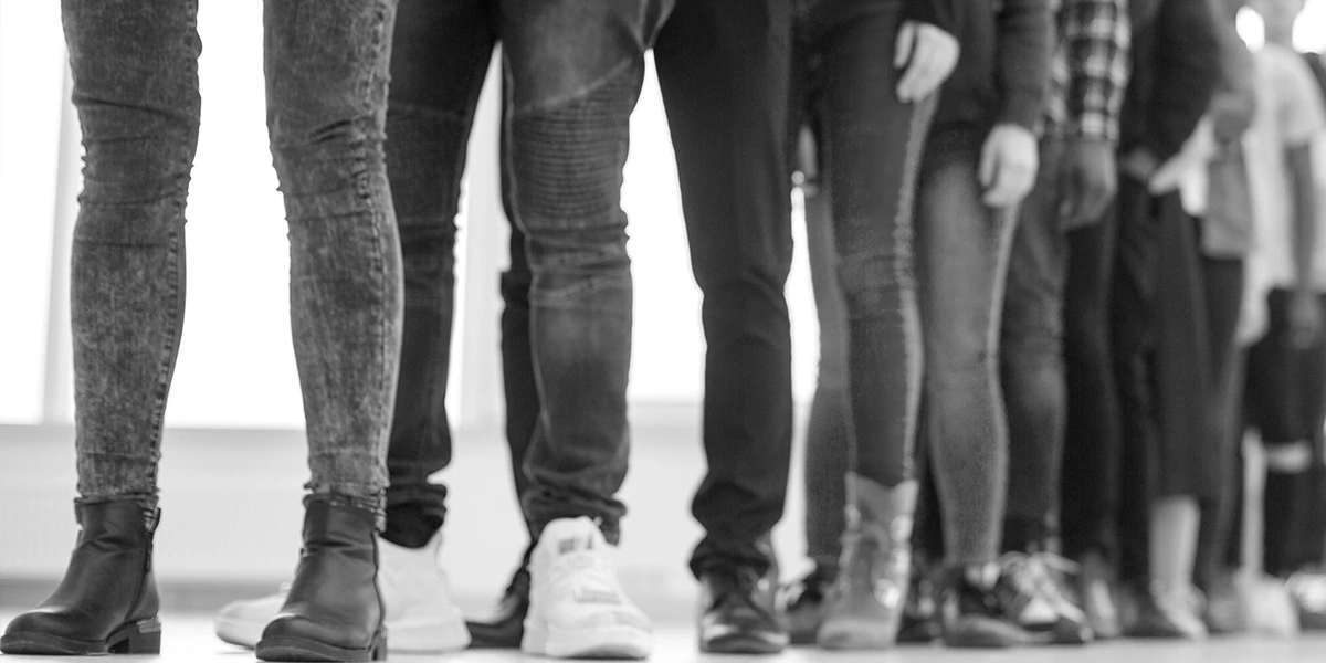 Queue in a coffee shop