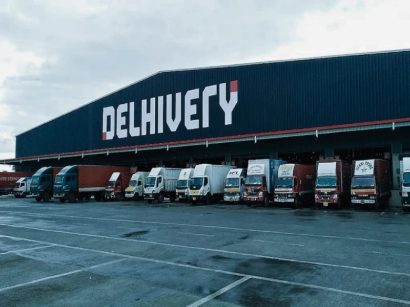 Image of parking area for a Delhivery franchise.